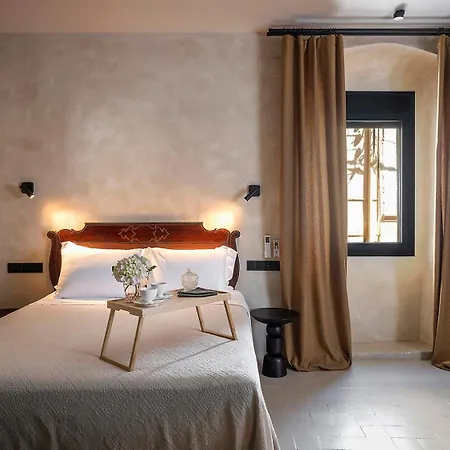 Hotel Vella Nit *