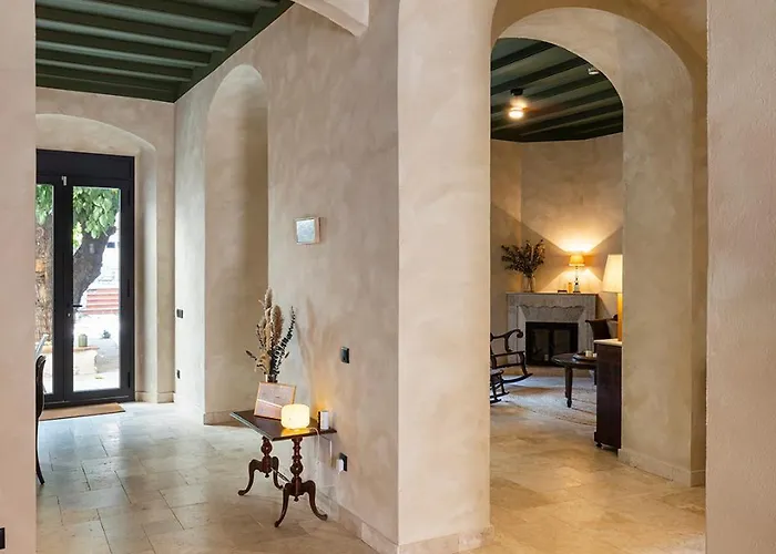 Hotel Vella Nit *